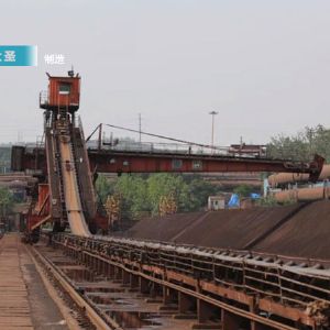 托輥高度自動(dòng)調(diào)整的節(jié)能皮帶機(jī)